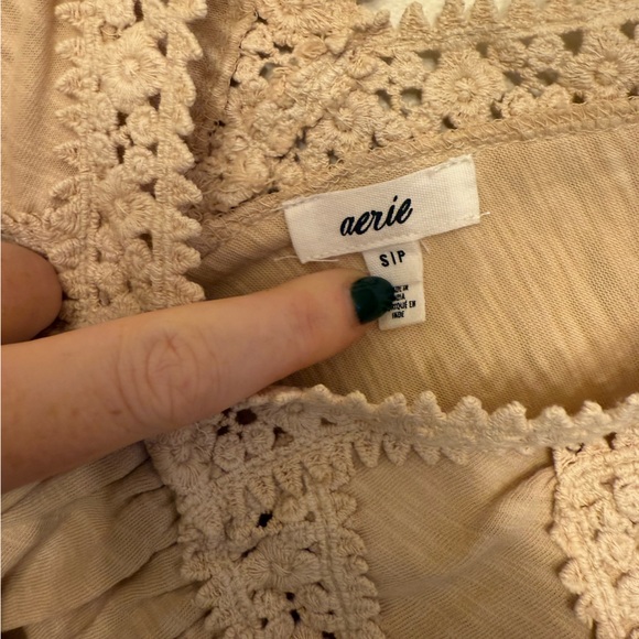 AERIE NUDE/TAN V NECK WIDE SLEEVELESSS LACE PLUNG BABYDOLL TANK TOP- SMALL - Picture 2 of 4